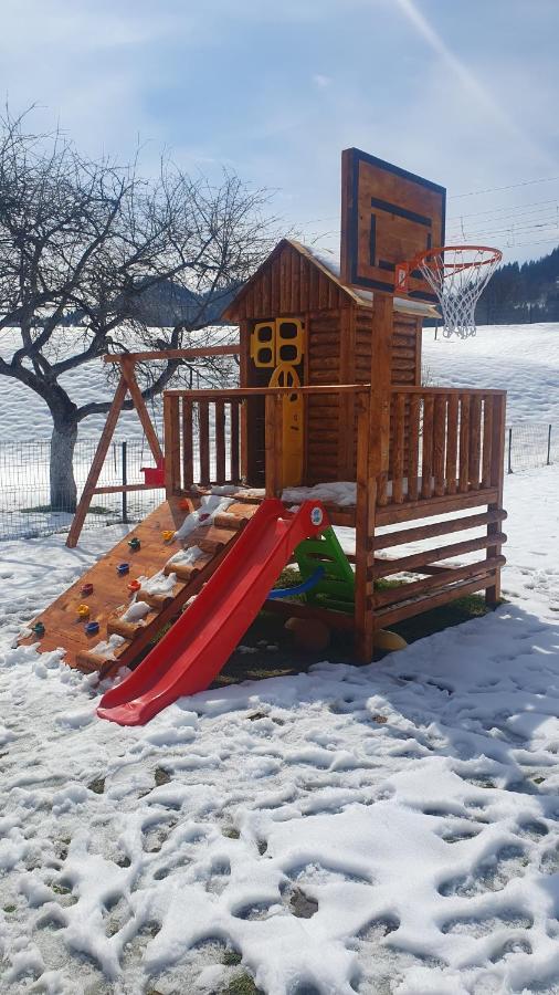 Cabana Alesia, Relaxare La Poalele Raraului Câmpulung Moldovenesc Εξωτερικό φωτογραφία